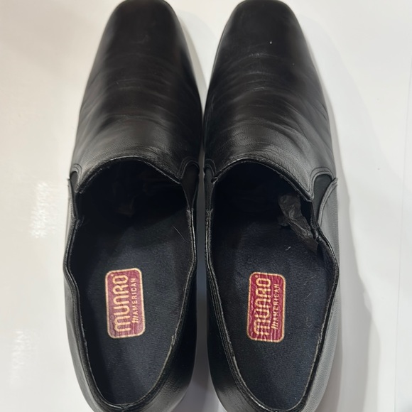 Munro Black Leather Heels Timeless Elegance‎ - Picture 1 of 5
